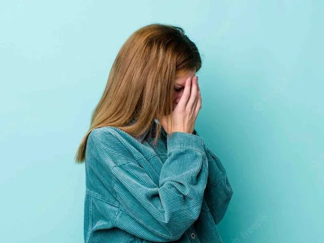 11 راه حل غلبه بر کم رویی و خجالت
